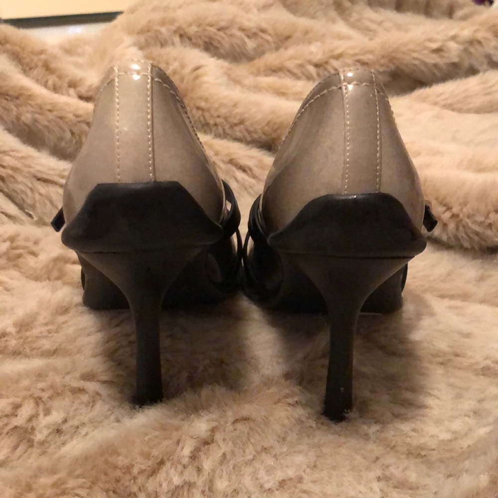 Kenneth Cole unlisted gray and black heels